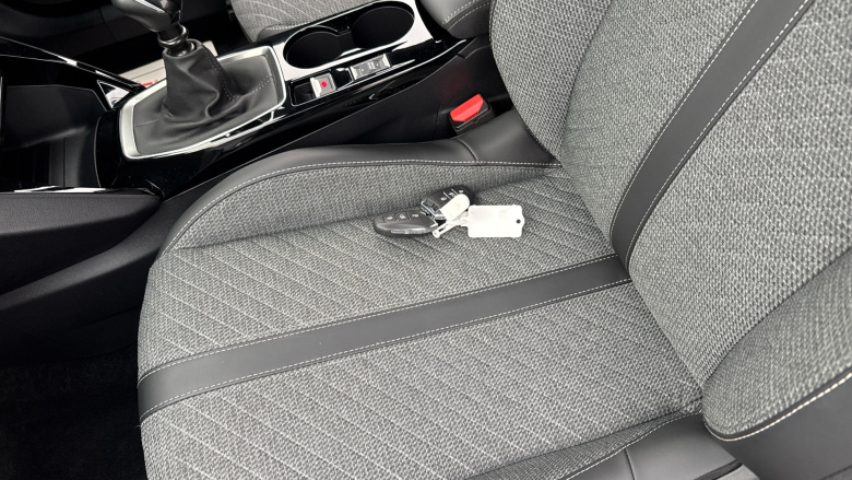 Peugeot 2008 1.2 PureTech 130 Allure 5dr Petrol Estate